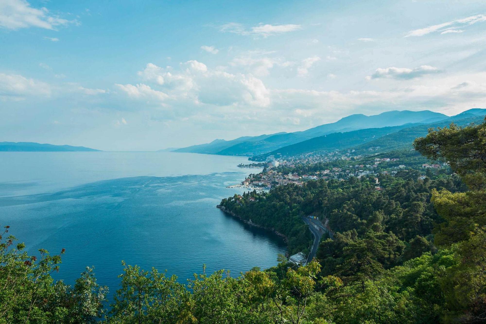 Premium With Beautiful Sea View, Short Walk To The Sea Apartman
